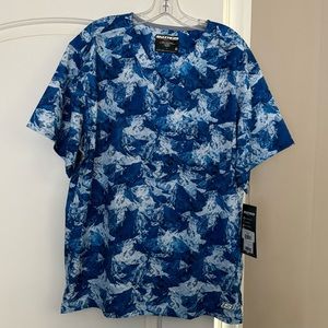 Brand new “Skechers “barco men’s work uniform top.Size-L,color-blue/white.💙🤍